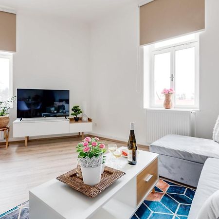 Modern, Bright And Spacious Apartment Prag Dış mekan fotoğraf