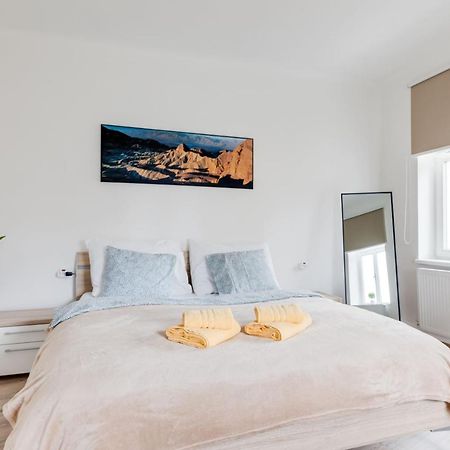 Modern, Bright And Spacious Apartment Prag Dış mekan fotoğraf