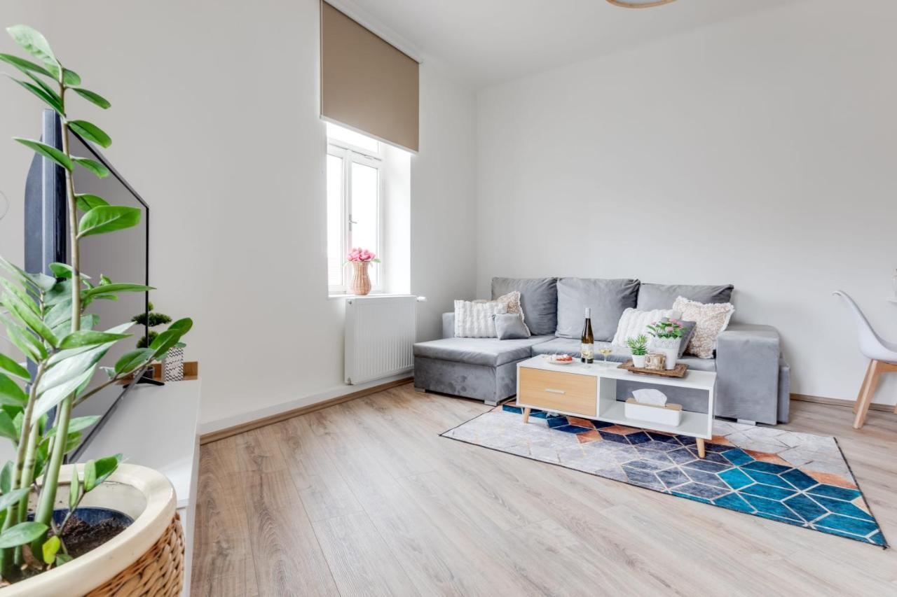 Modern, Bright And Spacious Apartment Prag Dış mekan fotoğraf