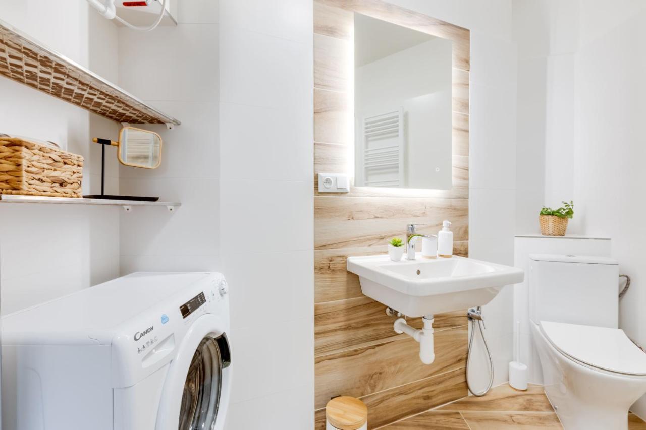 Modern, Bright And Spacious Apartment Prag Dış mekan fotoğraf