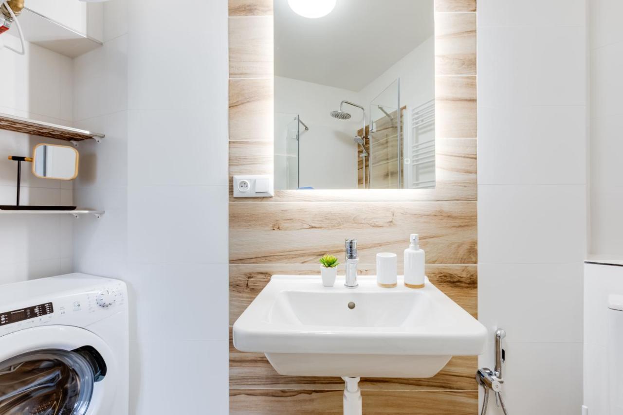 Modern, Bright And Spacious Apartment Prag Dış mekan fotoğraf