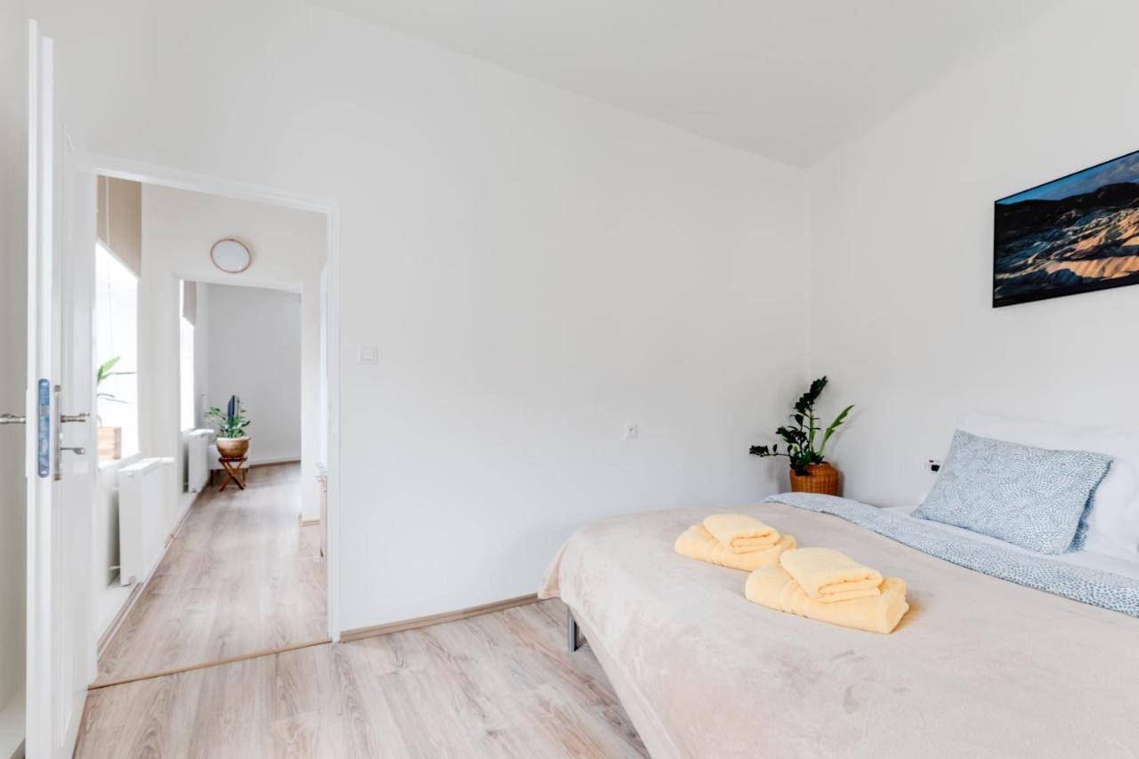 Modern, Bright And Spacious Apartment Prag Dış mekan fotoğraf
