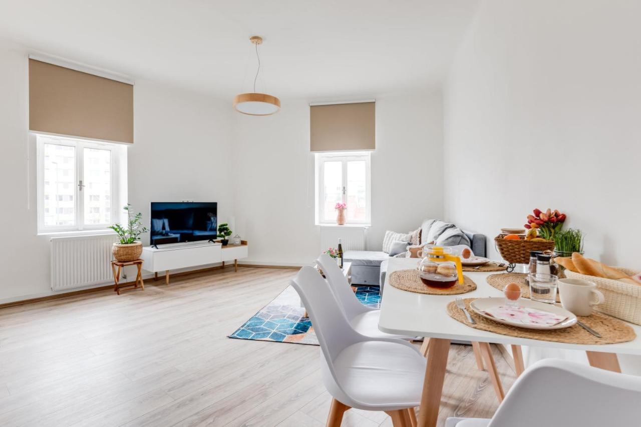 Modern, Bright And Spacious Apartment Prag Dış mekan fotoğraf